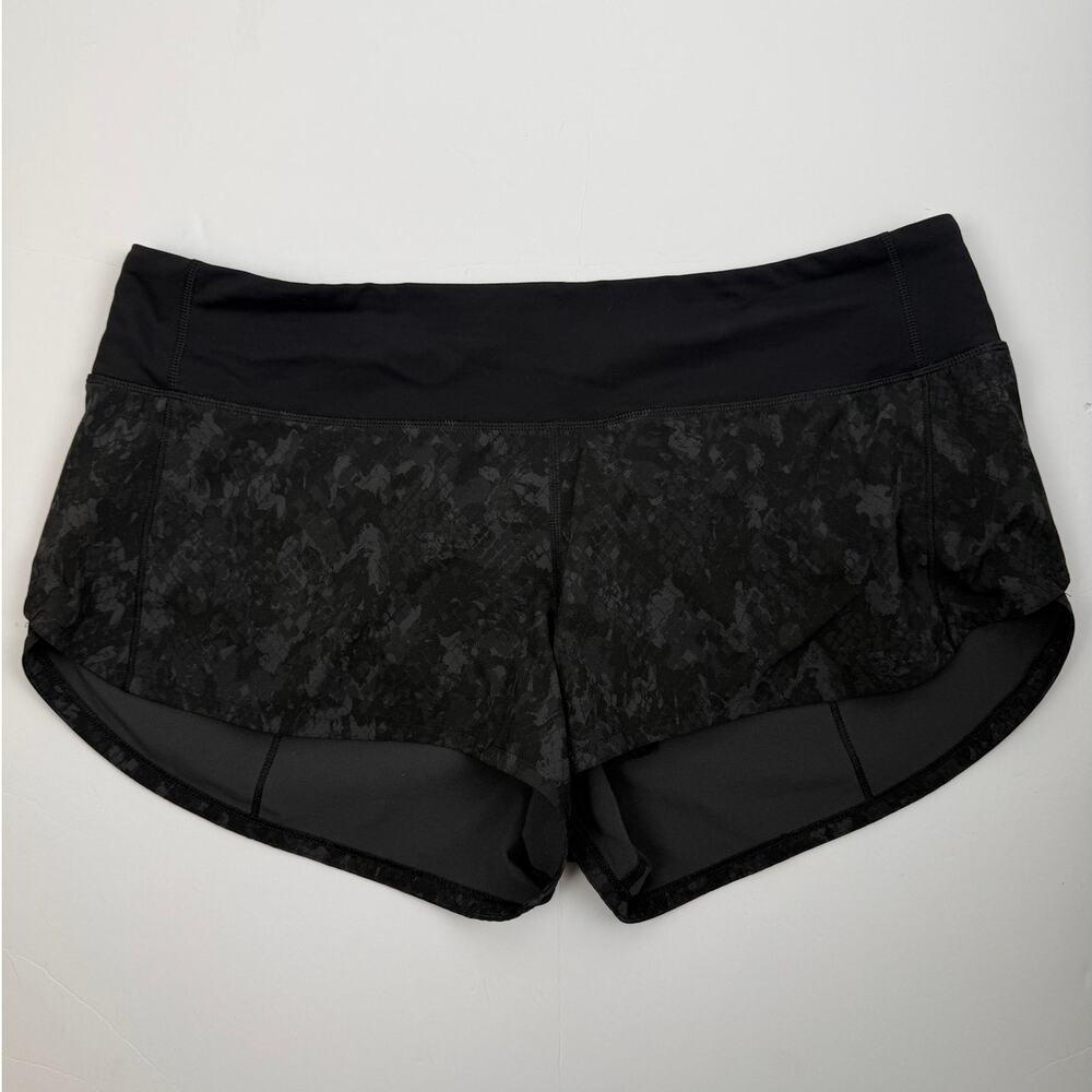 Lululemon Speed Up Short Black Camo Print Size 8 Running Lined